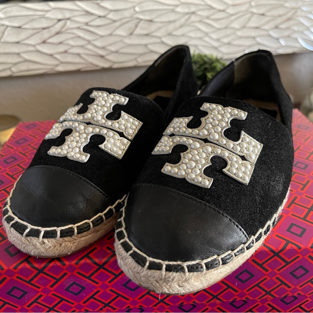 Tory burch pearl logo espadrilles